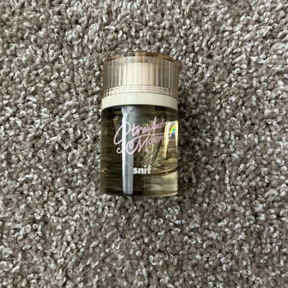 SOLD 🚫 Snif: Strawberry Moon Perfume - Picture 2 of 5